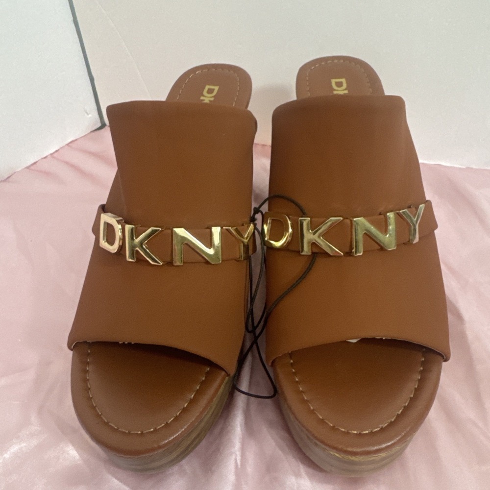 DKNY Brown Slide Sandals Wedge Women's Casual Gold Hardware Logo Size 8.5 NWOB